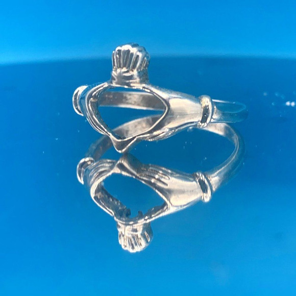 Vintage Sterling Silver Open-Work Ring - Picture 2 of 13